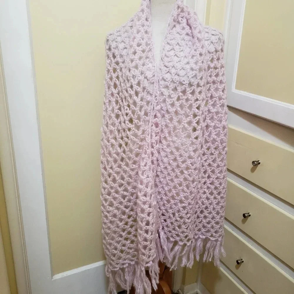 Vintage Shawl Light Pink/Mauve Crocheted Knit Wrap